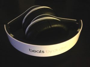 'Beats by Dre' Headphones (White)
