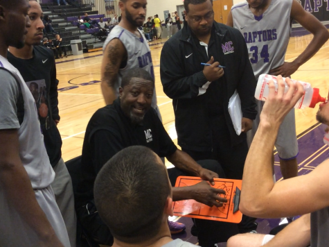 bryson-coach-raptors-huddle