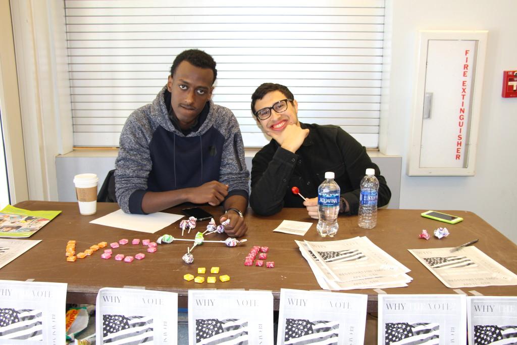 Students from Professor Hashemi's political science class enouraging and helping students to register to vote (photo: Sara Monterroso