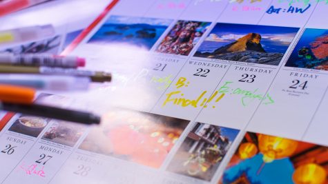 Effectively Manage Your Time as a College Student